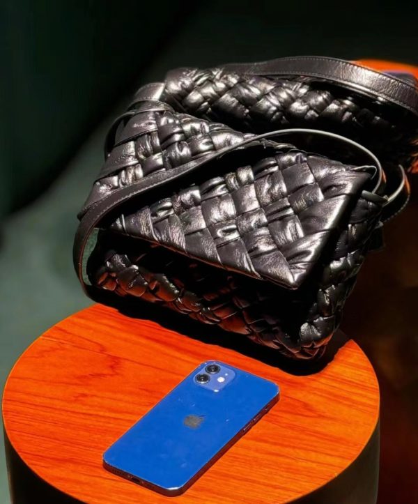 Summer Handmade Cowhide Crossbody Bag