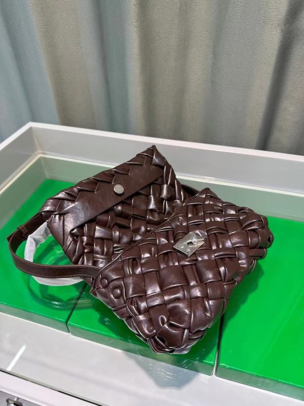 Summer Handmade Cowhide Crossbody Bag